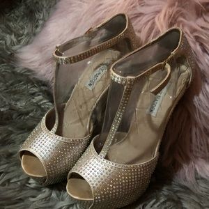 Champagne studded Steve Madden women’s heels